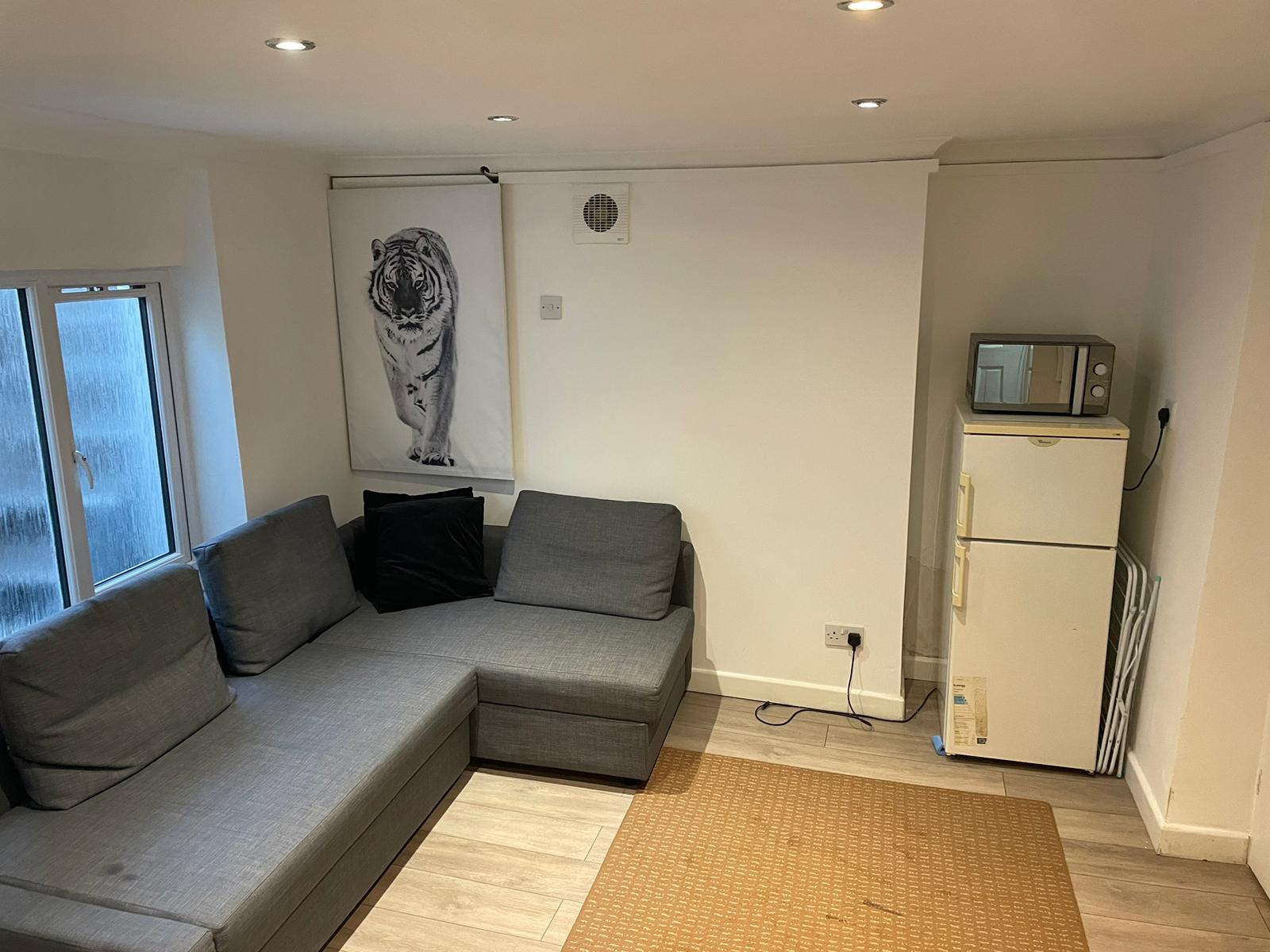 Studio Flat available! 