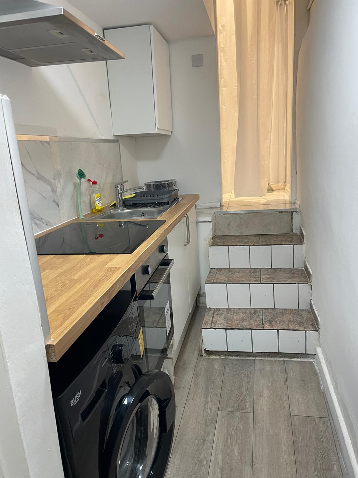 Studio Flat available! 
