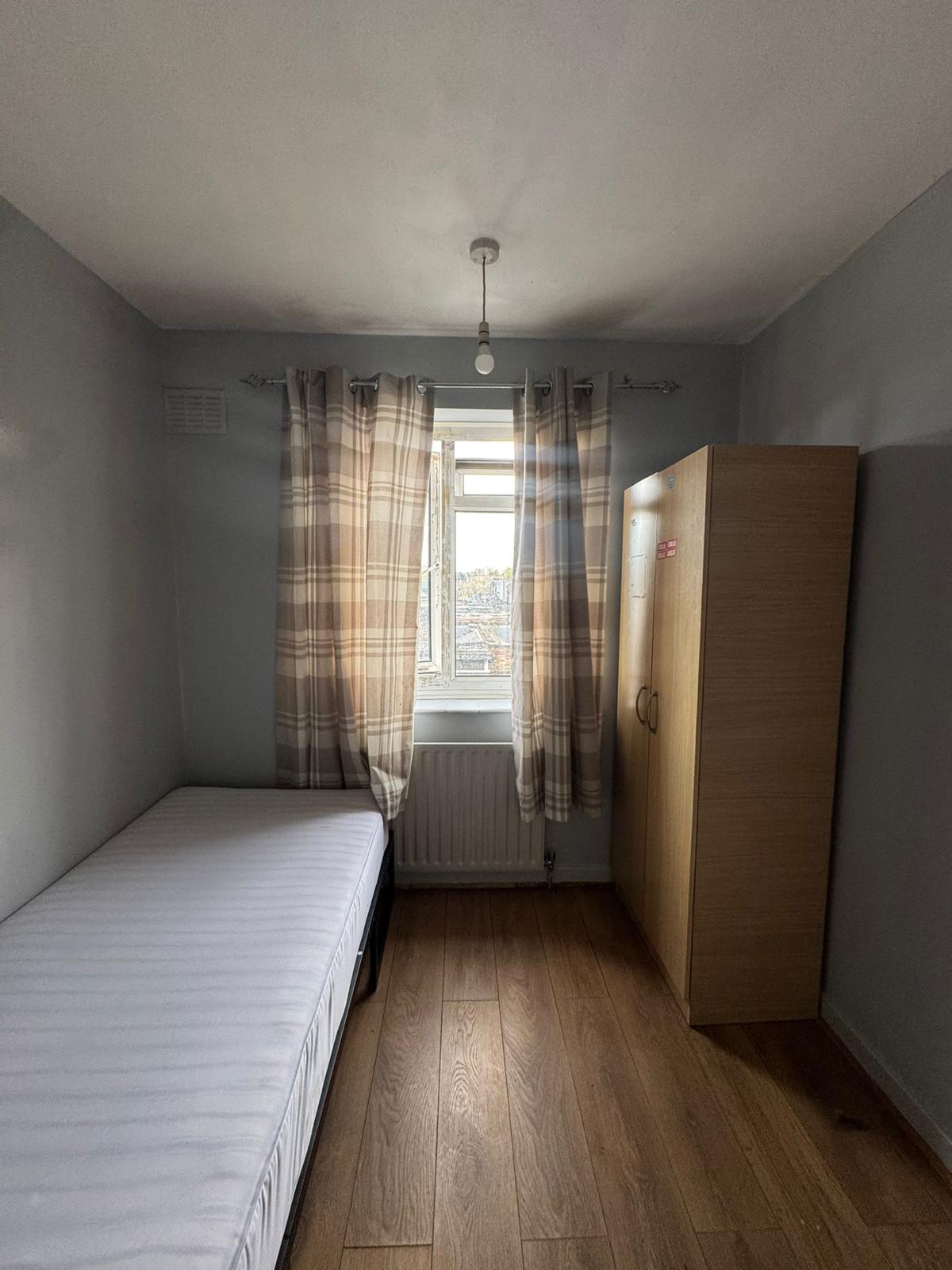 Double room near Mile End Hamlets Way