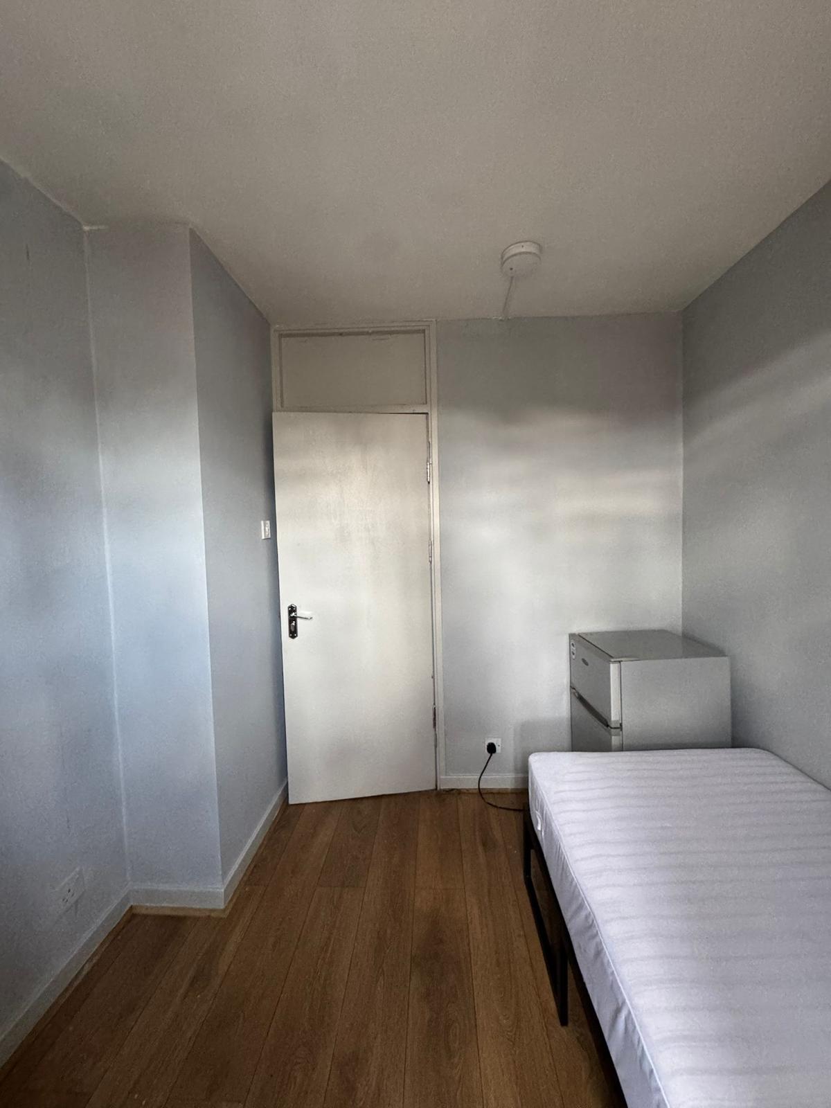 Double room near Mile End Hamlets Way