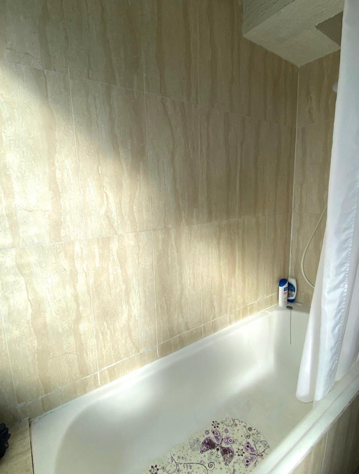 Double Room En Suite Available near Bruce Grove Station