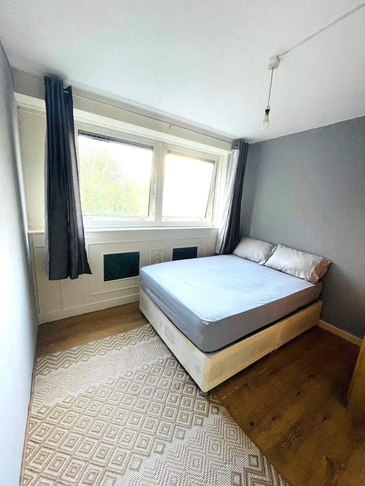Double Room En Suite Available near Bruce Grove Station
