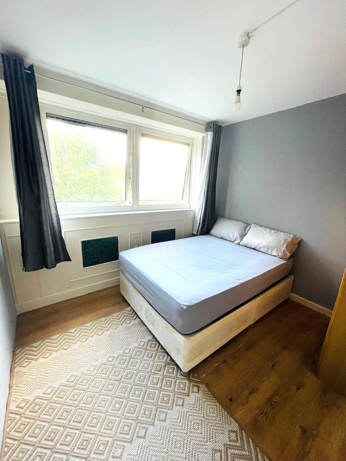 Double Room En Suite Available near Bruce Grove Station