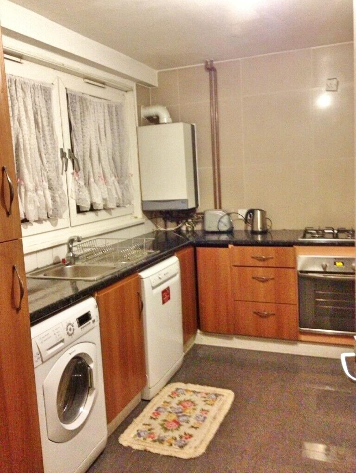 Double Room En Suite Available near Bruce Grove Station