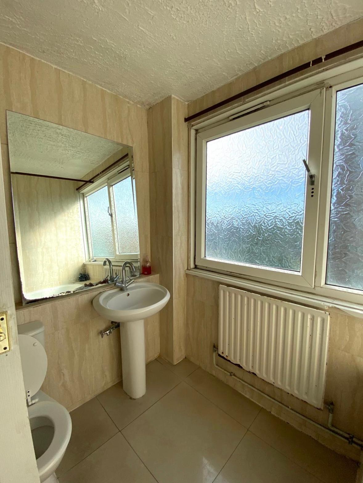 Double Room En Suite Available near Bruce Grove Station