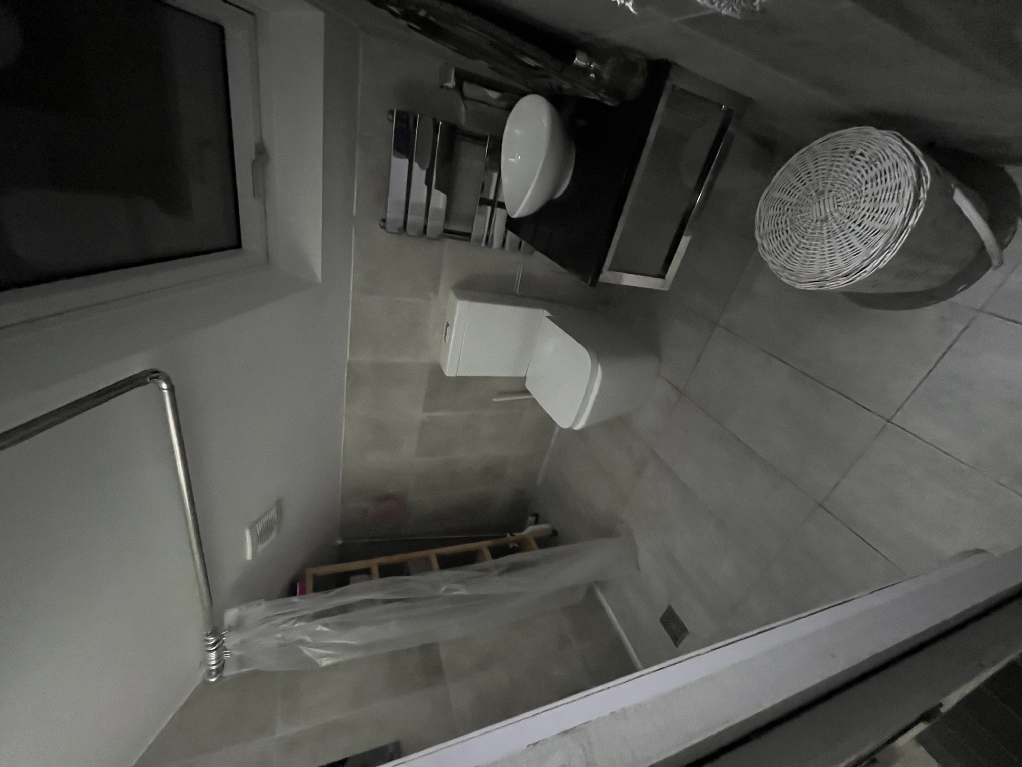 Beautiful spacious home on SW London!