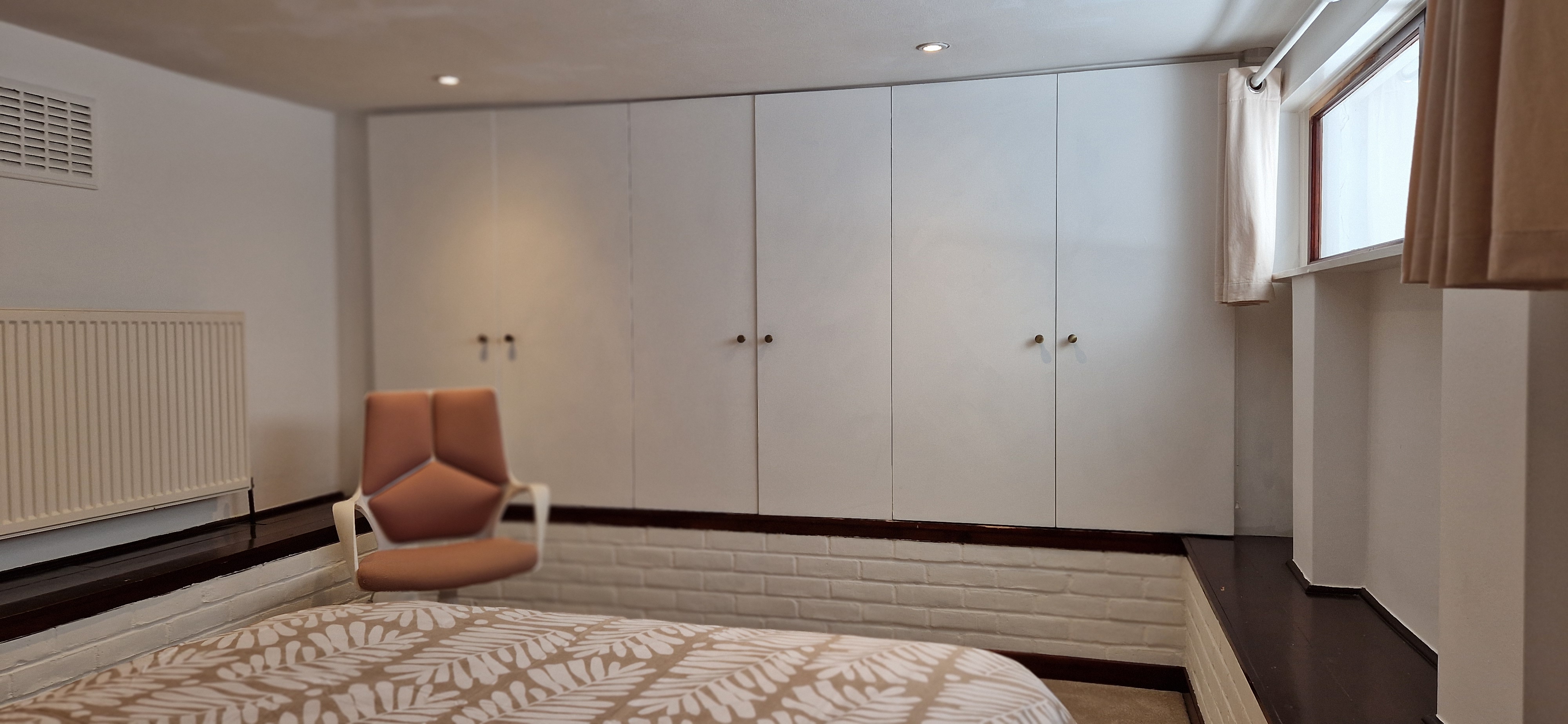 Spacious House Share: Two Rooms Available