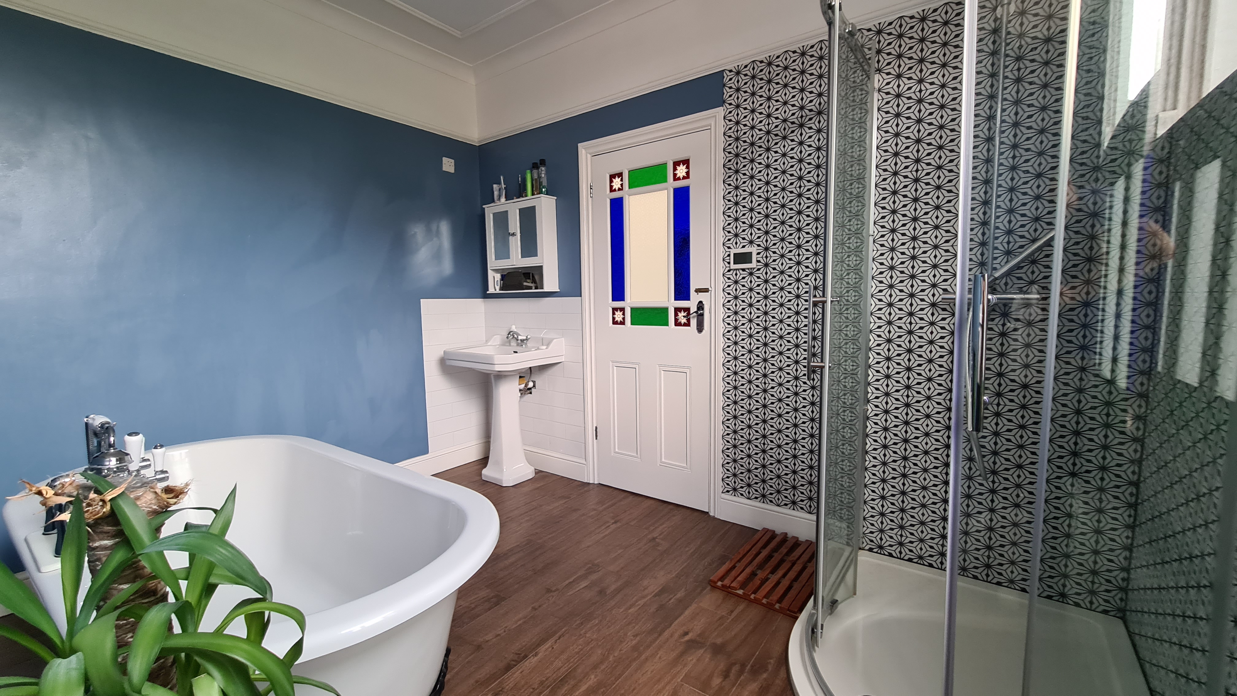 Spacious House Share: Two Rooms Available