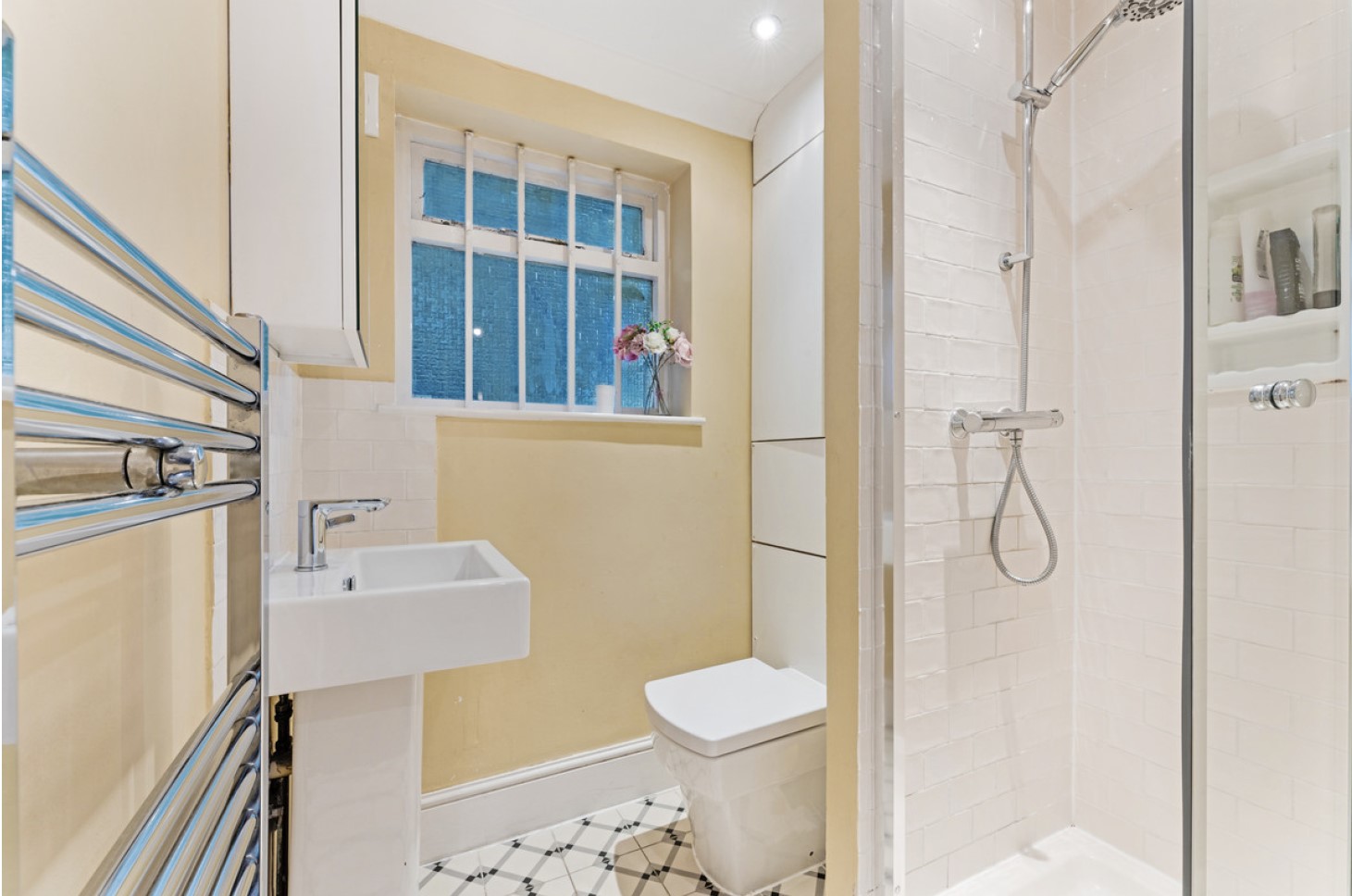 Spacious House Share: Two Rooms Available