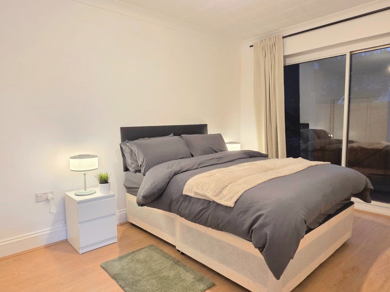 Stunning 5 Bedrooms Located Near Westferry E14