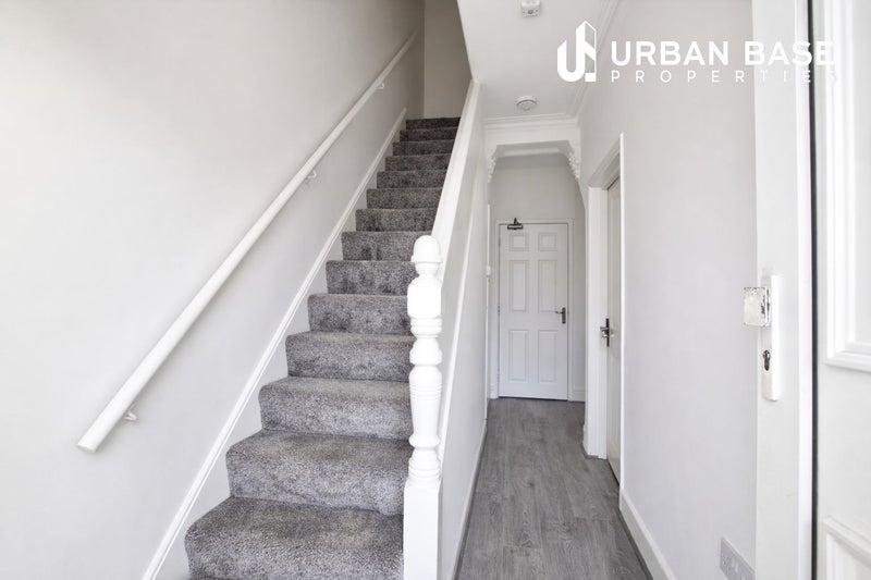 Lovely Double Bedroom in Grays RM17