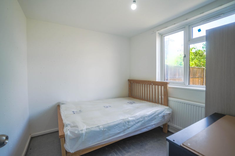 3 Stunning Double Bedroom Located in E6