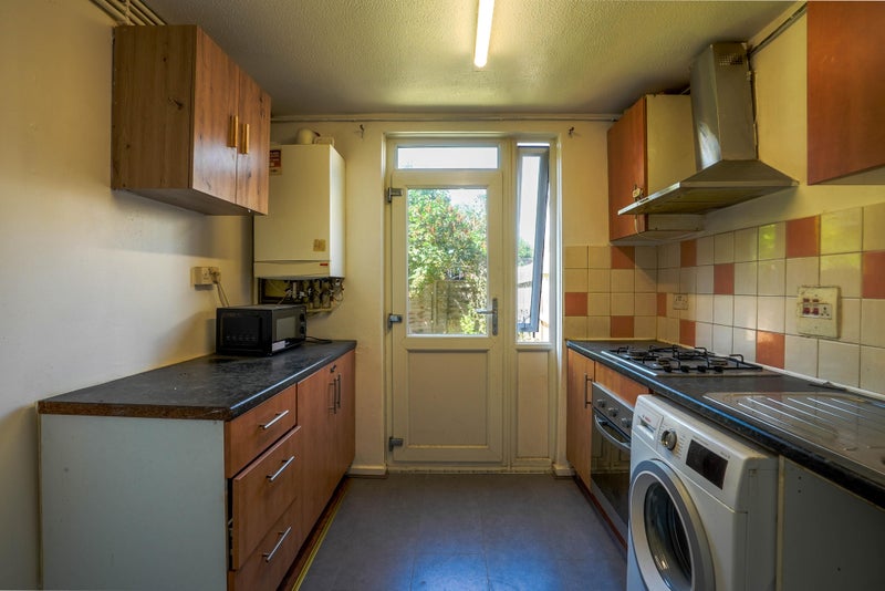 3 Stunning Double Bedroom Located in E6