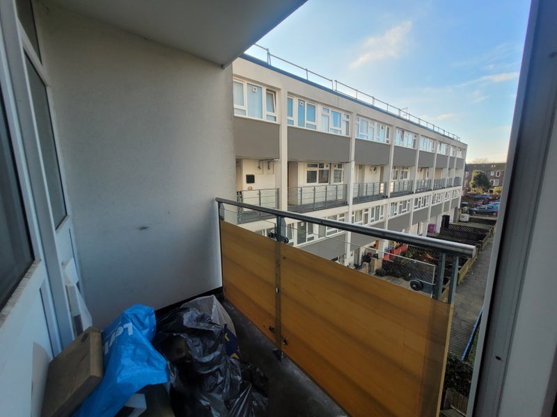Large Double Bedroom Located in Mile End E3