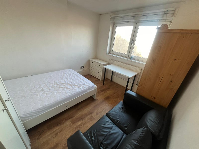 2 Spacious Double Bedroom Located in Whitechapel