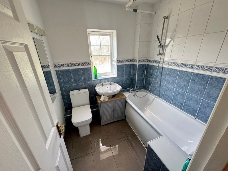Modern Double Bedroom Located in Barking IG11