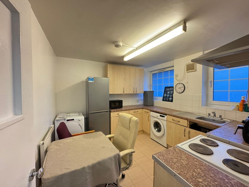 Double Bedroom Available in Bethnal Green