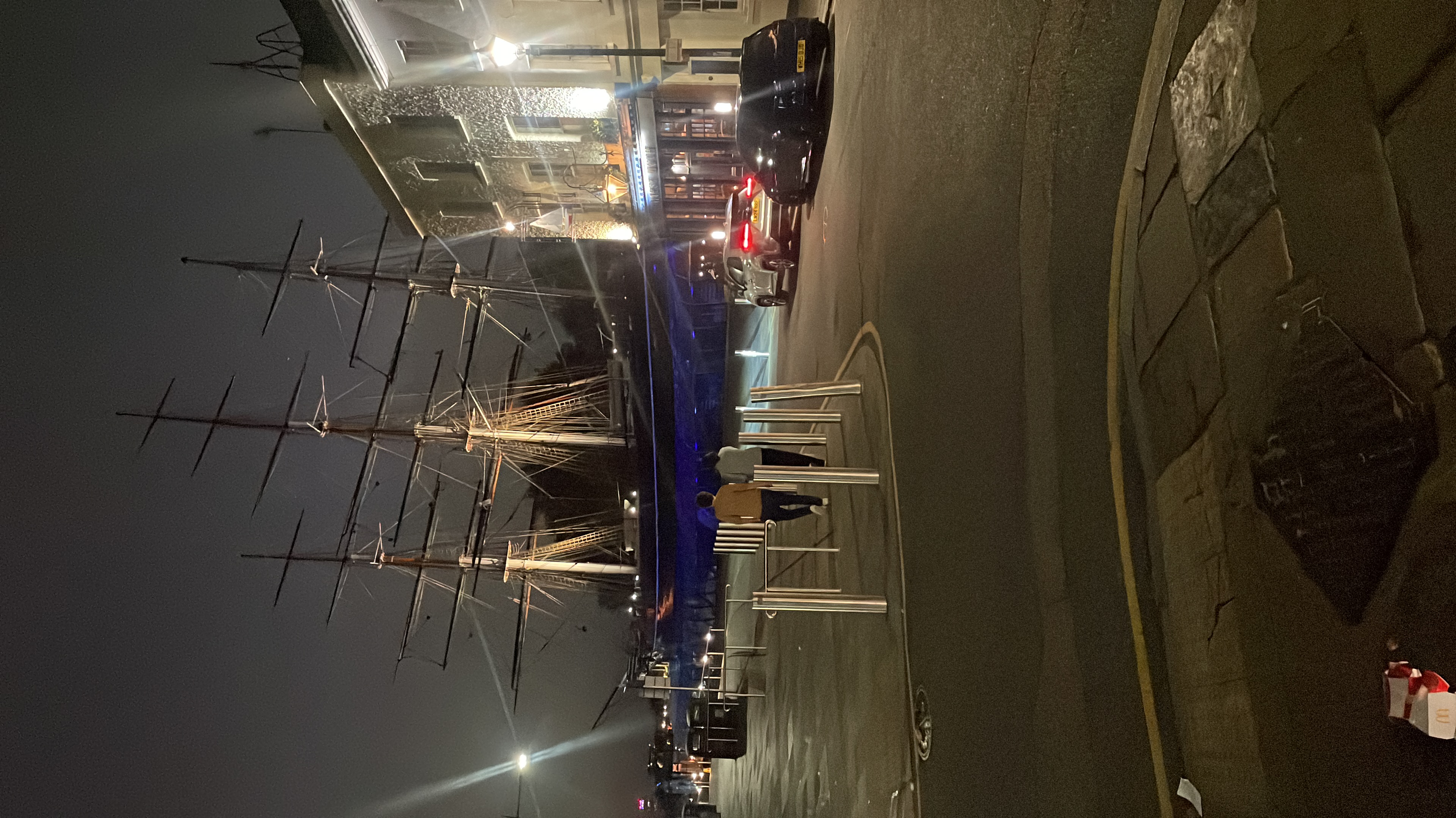 CHARMING DOUBLE BED WITH MAGNIFICENT VIEW OF CUTTY SARK 