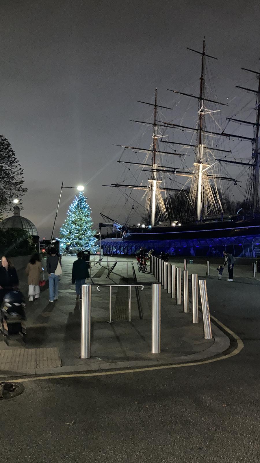 CHARMING DOUBLE BED WITH MAGNIFICENT VIEW OF CUTTY SARK 